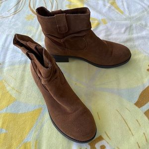 American eagle outfitters Slouchy suede booties size US 8
